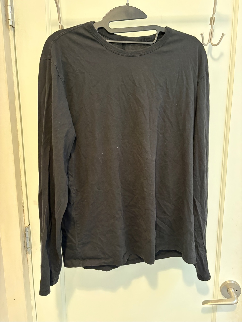 rag & bone Men's Black Long-Sleeve Crewneck Tee
